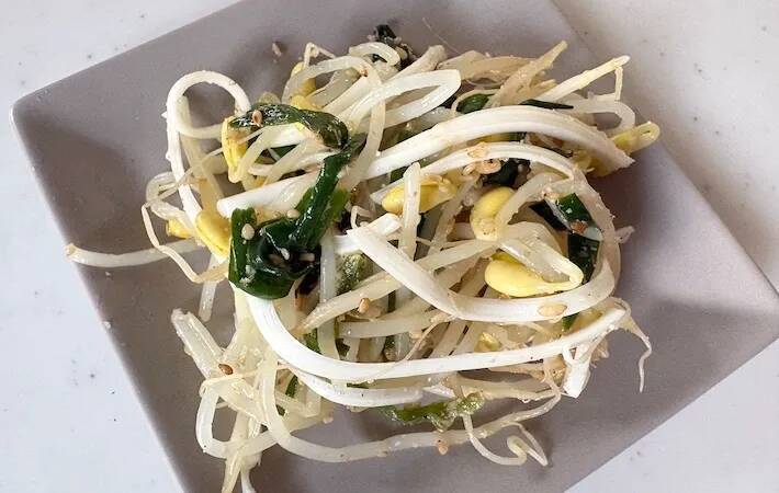 『さけるチーズ』を2本細かくさいて　和え物に入れると「味見で半分なくなる！」