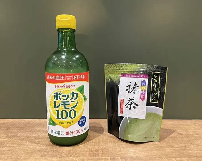 抹茶に炭酸、さらに大さじ1杯加えたのは…　意外な組み合わせに「癖になる」「ぐびぐびいける」