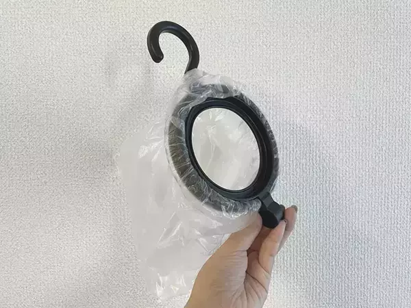 「100均の『帽子ハンガー』　帽子以外もかけられて…意外な使い方を試してみた！」の画像