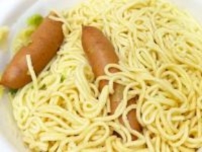 ウインナーをゆでるのが面倒な時は？　意外なアイディアに「パンチがあってうまい！」