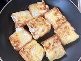 「食パンを凍らすだけ！　ふわふわフレンチトーストのコツに「噛まずに飲める」」の画像1