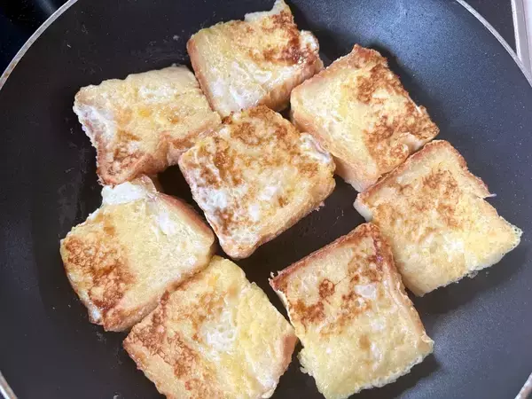 食パンを凍らすだけ！　ふわふわフレンチトーストのコツに「噛まずに飲める」