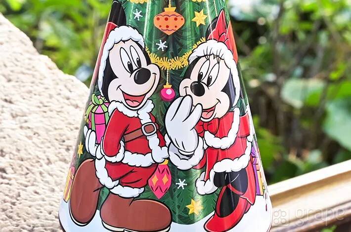 ディズニーのお土産チョコがすごい…　食べ終わった後も使えるワケは『缶の形』にあった！【クリスマス限定】