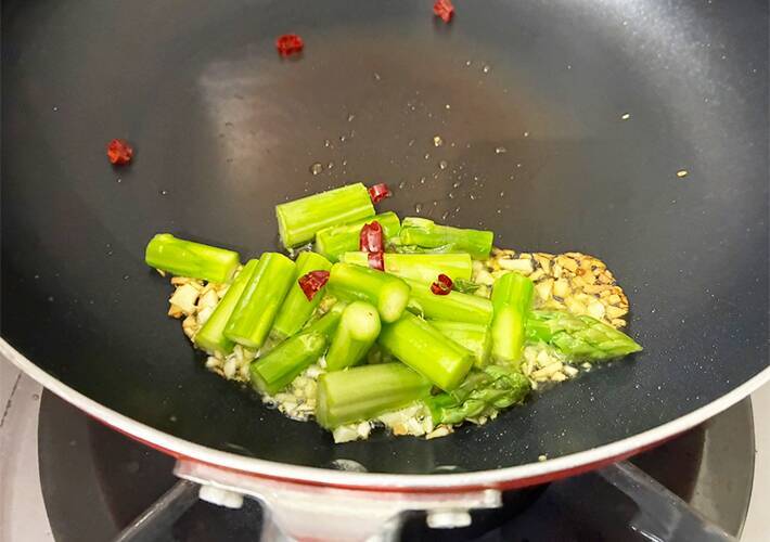 おせちのかまぼこが余ってる人は挙手！　無限に食べれるアレンジレシピに「箸が止まらない！」