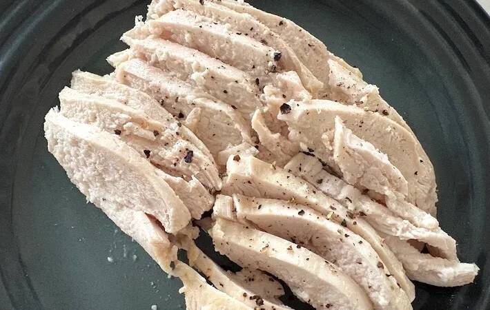 鶏むね肉に『大さじ2杯』　作業10分でしっとり仕上がって「家族がべた褒め！」