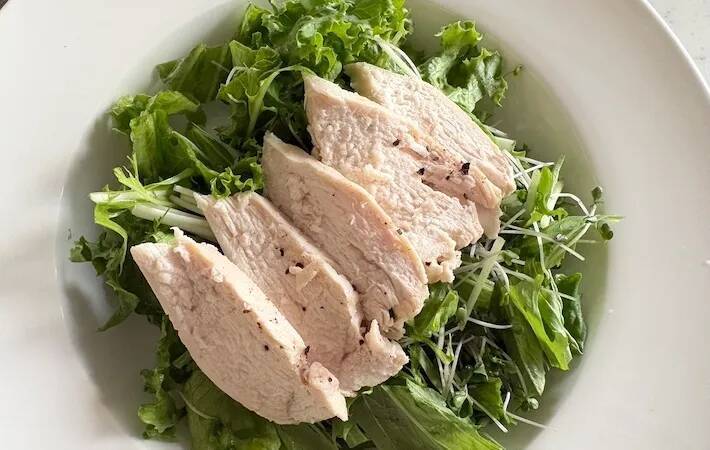 鶏むね肉に『大さじ2杯』　作業10分でしっとり仕上がって「家族がべた褒め！」