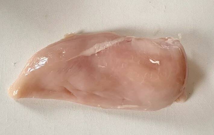 鶏むね肉に『大さじ2杯』　作業10分でしっとり仕上がって「家族がべた褒め！」