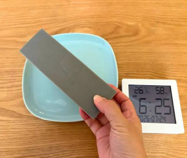 冷凍庫に入れて一晩…　『吸水スポンジ』の意外な使い道とは