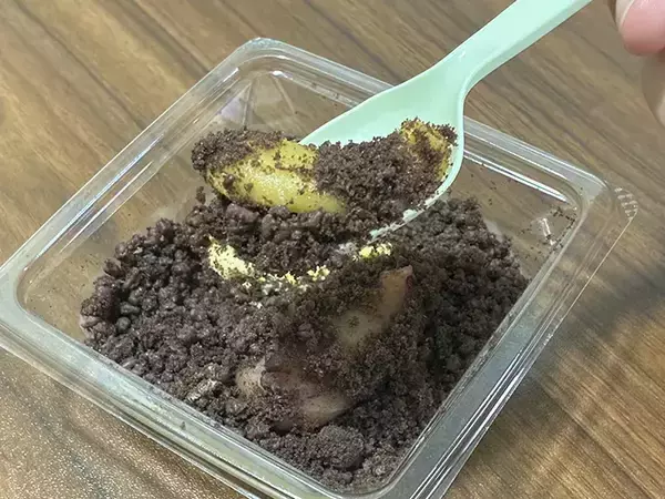 「自宅でサツマイモ掘り体験！？　ファミマの斬新なスイーツを食べると…「懐かしい」」の画像