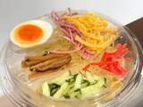 「『冷やし中華のスープ』をジッパー袋に入れて？　完成品に「食感がいい」「箸が進む！」」の画像1