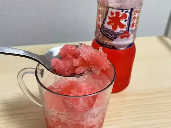 「最初から最後までシロップたっぷりなかき氷　作り方に「簡単」「かき氷機いらない」」の画像