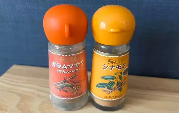「開封後の瓶入りスパイス、キッチンのどこに置くといい？　エスビー食品が回答【保存のコツ】」の画像