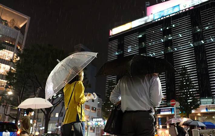 誰かが置き忘れた傘、持って行ってもいい？　意外と知らない『忘れ物』の考え方