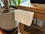 「リモコンの定位置、100均アイテム2つで作れます　意外な『浮かせる』アイディアが実用的」の画像9