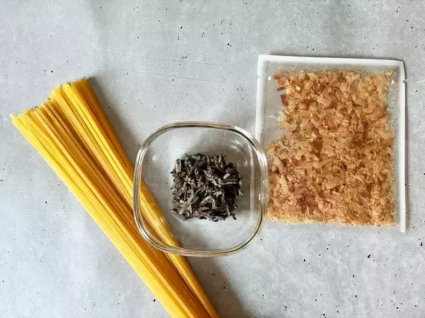 ゆでたてのパスタに『小さじ２杯』と… 和風パスタに家族が「一瞬で完食」