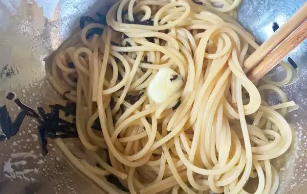 「ゆでたてのパスタに『小さじ２杯』と… 和風パスタに家族が「一瞬で完食」」の画像