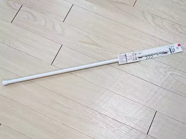 つっぱり棒にカーテンを通すと…　試したら「隠せて嬉しい」「使い勝手バツグン」【ダイソーの活用法】