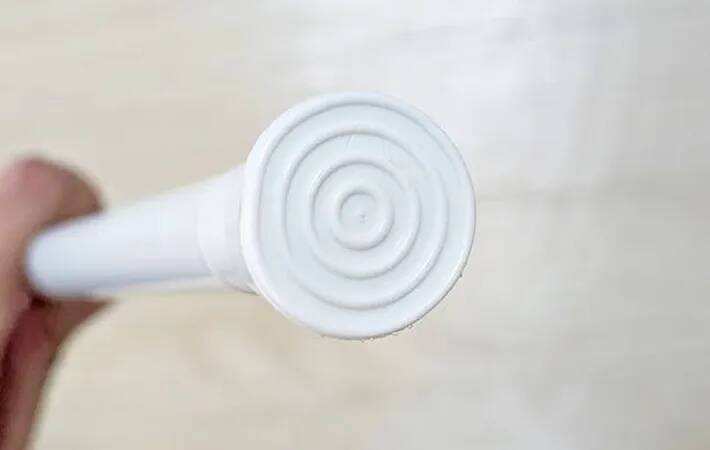 つっぱり棒にカーテンを通すと…　試したら「隠せて嬉しい」「使い勝手バツグン」【ダイソーの活用法】