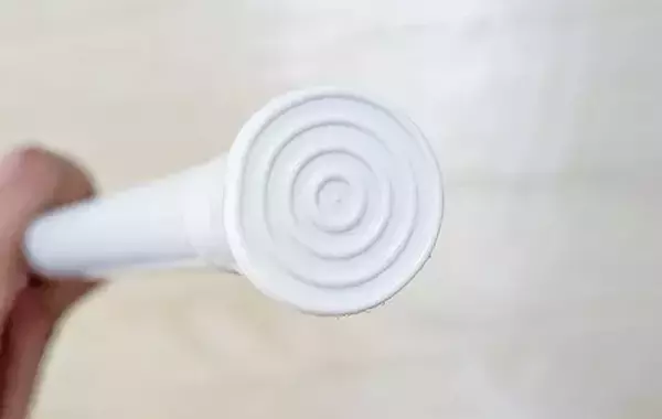 「つっぱり棒にカーテンを通すと…　試したら「隠せて嬉しい」「使い勝手バツグン」【ダイソーの活用法】」の画像