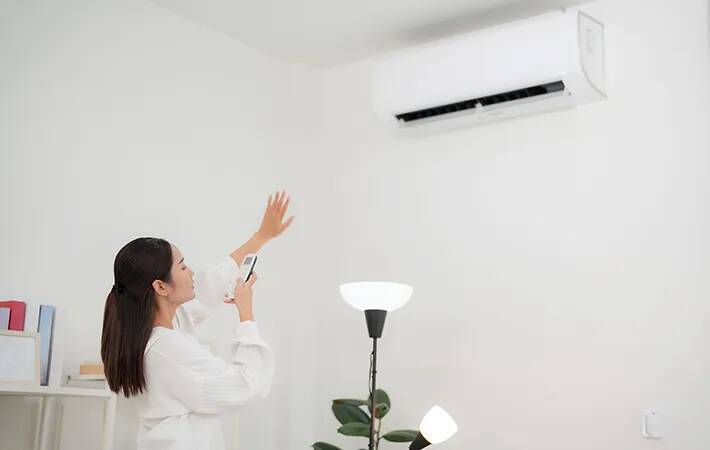 エアコンの冷房と除湿、梅雨入り前はどっちがお得？　メーカーに聞いた電気代と体感温度の違い