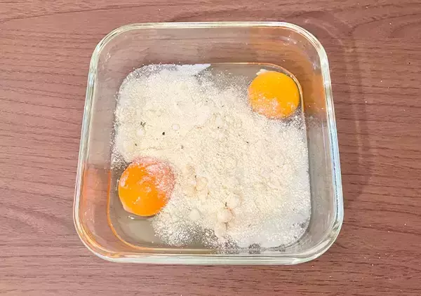 「自宅に余っていない？　玉子焼きの味付けにぴったりな『粉』の正体が…」の画像