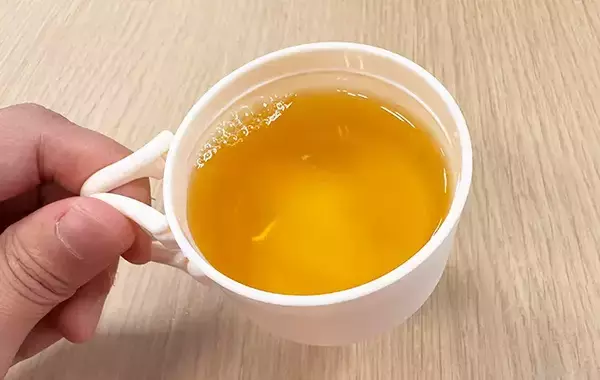 「ペットボトルのキャップは捨てます　代わりに使ったスリコのペットボトル用コップが便利だった」の画像