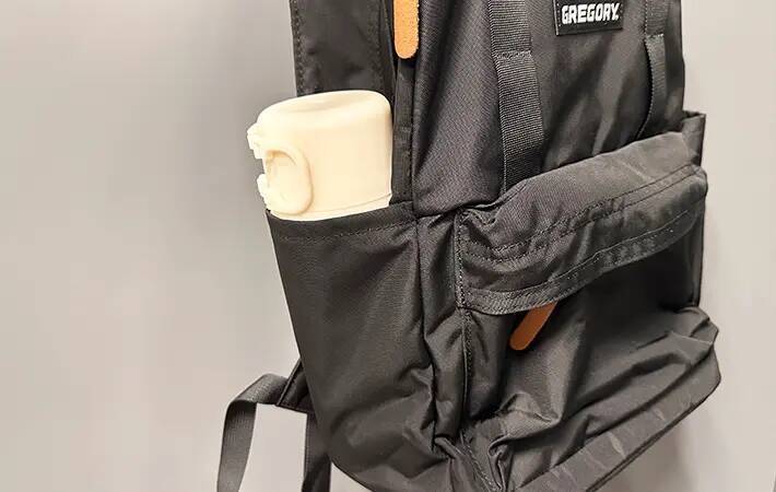 ペットボトルのキャップは捨てます　代わりに使ったスリコのペットボトル用コップが便利だった