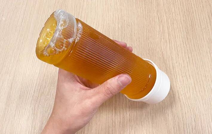 ペットボトルのキャップは捨てます　代わりに使ったスリコのペットボトル用コップが便利だった