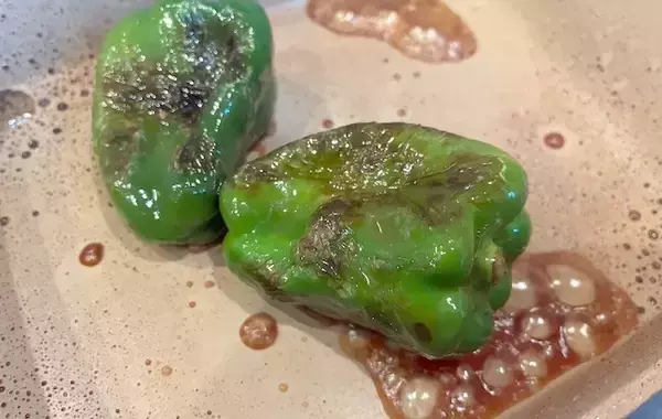 「ピーマンを切らないで　タネやヘタも一緒に食べる『おかか和え』が大正解」の画像