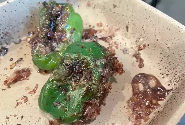 「ピーマンを切らないで　タネやヘタも一緒に食べる『おかか和え』が大正解」の画像