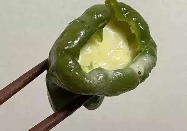 「ピーマンに詰めたのは肉、ではなく…　ご飯が進む一品に「間違いないおいしさ」」の画像