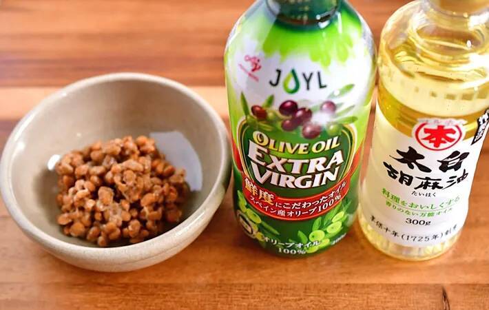 納豆に『大さじ1杯』入れてみて！　旨味と栄養がアップして「ご飯がすすむ」【管理栄養士のレシピ3選】