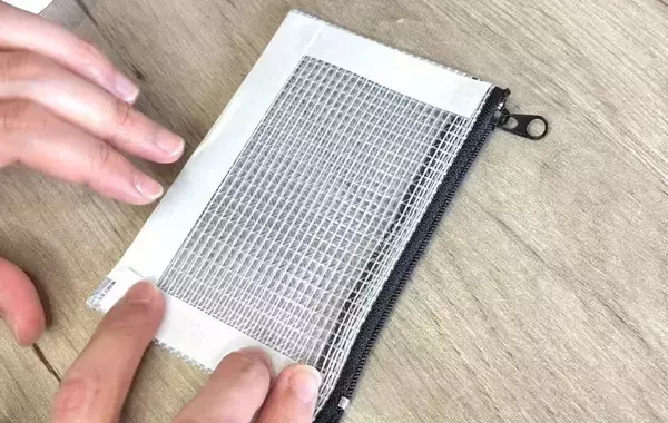「『子供の靴下』を切って貼るだけ！　10分で完成したものに「愛着がわいた」【ポーチリメイク】」の画像