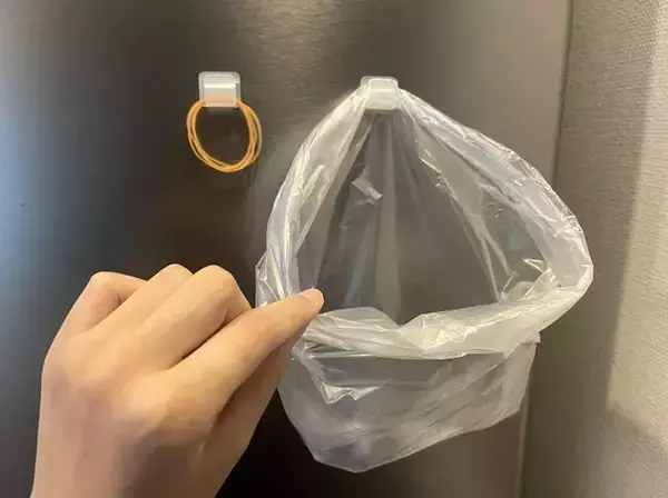 「これは買って正解！　ダイソーの『カーテンクリップ』がキッチンでも使えて優秀」の画像