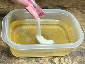 食パンを半分に折り畳んで『ゼリー』を差し込む？　見た目涼しげなサンドイッチレシピ