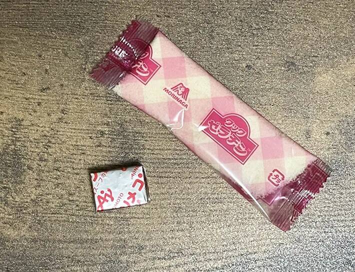 食パンを半分に折り畳んで『ゼリー』を差し込む？　見た目涼しげなサンドイッチレシピ