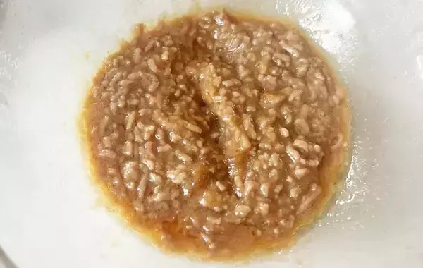 「切った豆腐を入れたのは？　レンチンで作る麻婆豆腐に「簡単すぎる」「これでいい」」の画像