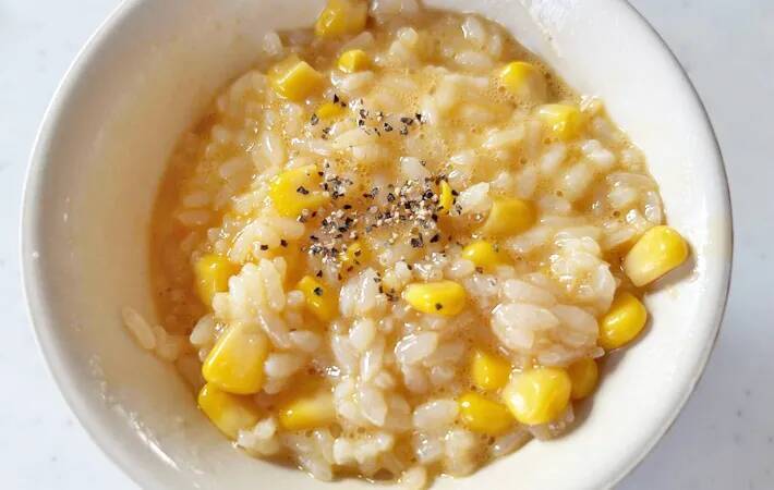 ワンランク上のTKG！　バターコーン卵かけご飯のレシピ、トッピングしたのは…？