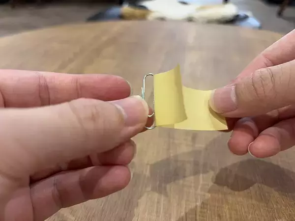 「クリップ、余ってたらやってみて！　ノートの見た目がよくなる裏技に「気分上がる」」の画像