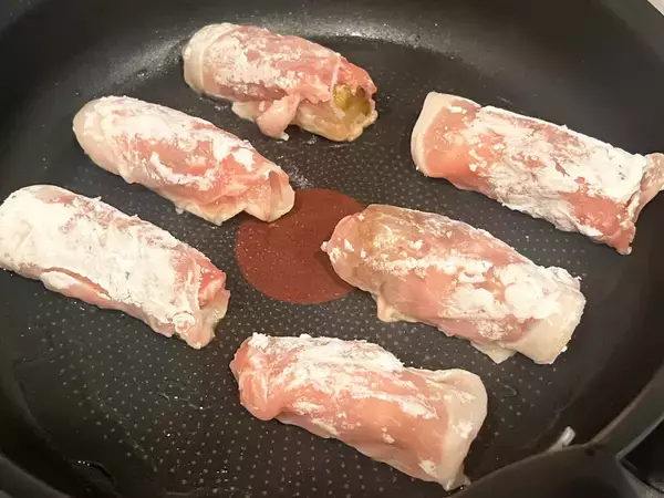 【秋レシピ】スーパーの『焼き芋』が夕食の主役に！　冷めてもおいしい『肉巻き』レシピ