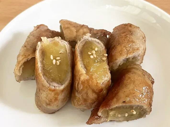 【秋レシピ】スーパーの『焼き芋』が夕食の主役に！　冷めてもおいしい『肉巻き』レシピ
