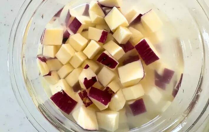 サツマイモとひき肉を炒めた『甘辛そぼろ』　食べた子供が「おかわり！」と大好評