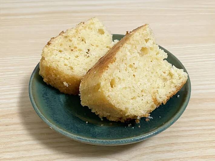 ホットケーキミックスに『ポッカレモン100』をたっぷり注ぐ！　トースターで焼いてみたら…