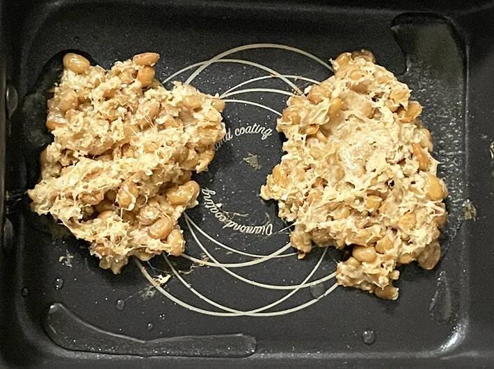 余った『粉チーズ』×納豆　混ぜて焼いてみると…カリカリ食感の一品に？