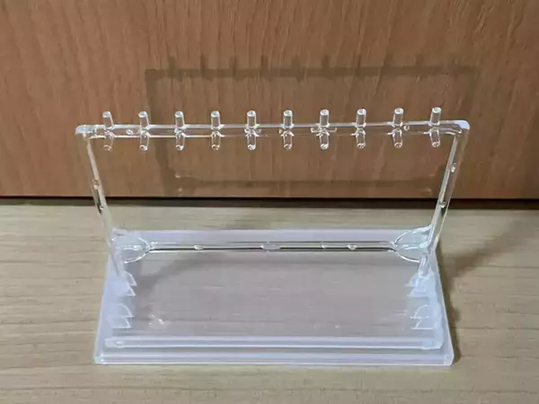 アクセサリー収納の正解を見つけた！　100均のケースの『じゃない使い方』に「思ったよりもおしゃれ」