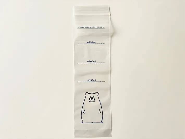 ダイソー『水筒用氷棒』にキュウリを入れて…　意外な使い道に「1本ピッタリ」「手も汚れない」