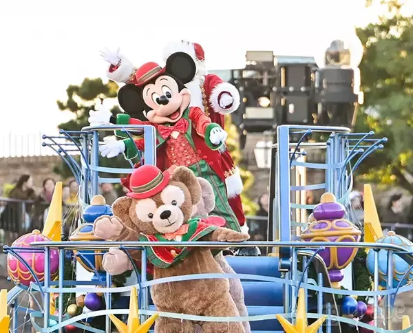 「【知ってた？】東京ディズニーシーのクリスマスで着ている衣装、実は歴史があって…」の画像