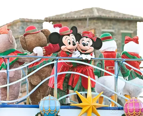 「【知ってた？】東京ディズニーシーのクリスマスで着ている衣装、実は歴史があって…」の画像