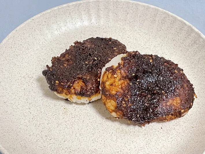 余ったご飯が大活躍！　揉んでトースターで3分焼いたら…