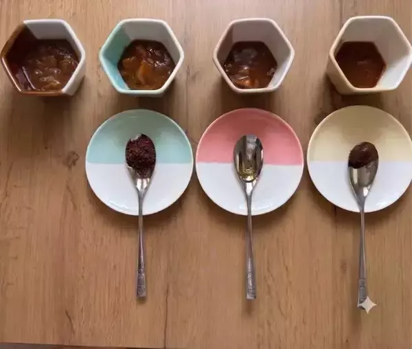 「【検証】レトルトカレーの隠し味　一番『2日目の味』に近づいたのはどれ？」の画像